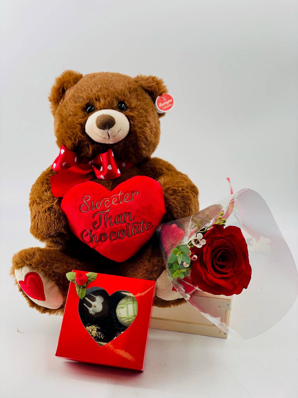 Bear in roses online